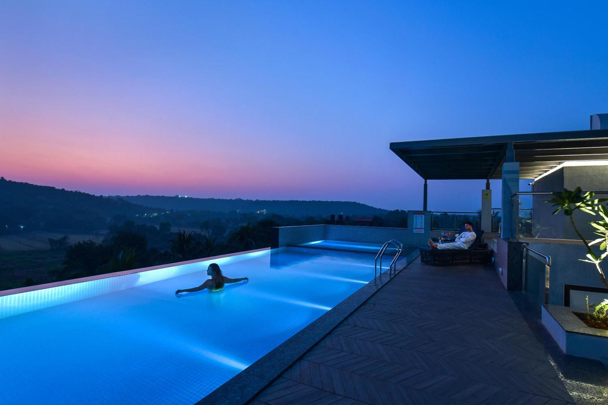 Meritas Auberge Calangute Goa Bagian luar foto