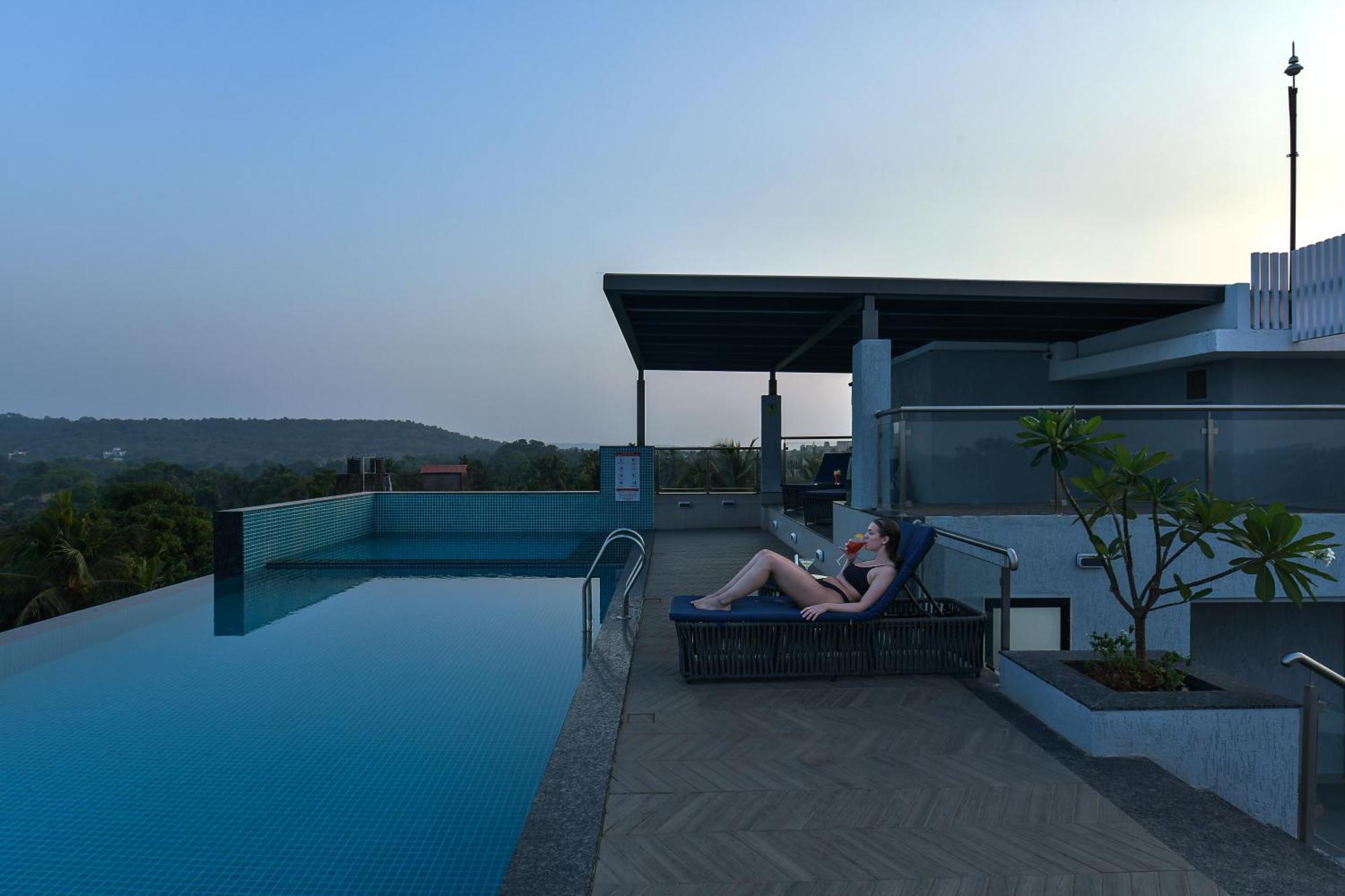 Meritas Auberge Calangute Goa Bagian luar foto